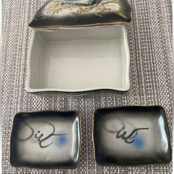 1930’s Moriage Dragonware Porcelain dresser lidded jewelry box w/2 small… - Picture 3 of 7